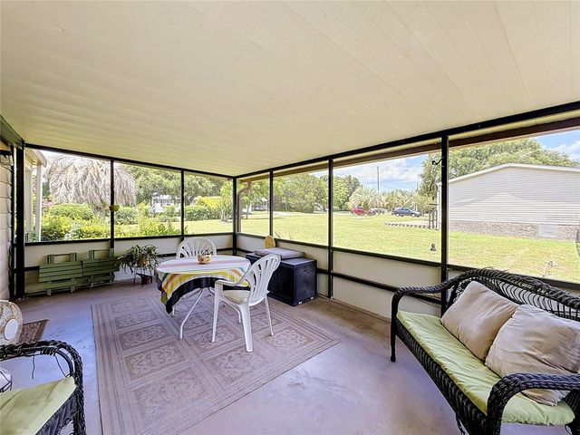 8233 COUNTY ROAD 109B, Lady Lake, FL 32159