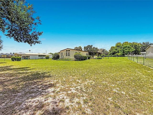 8233 COUNTY ROAD 109B, Lady Lake, FL 32159