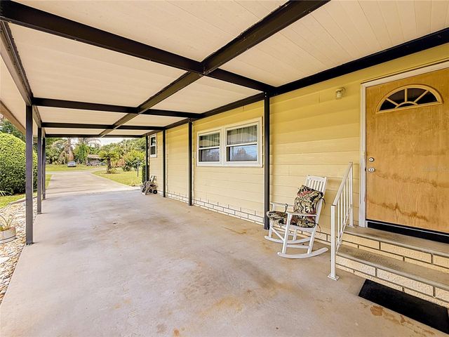 8233 COUNTY ROAD 109B, Lady Lake, FL 32159