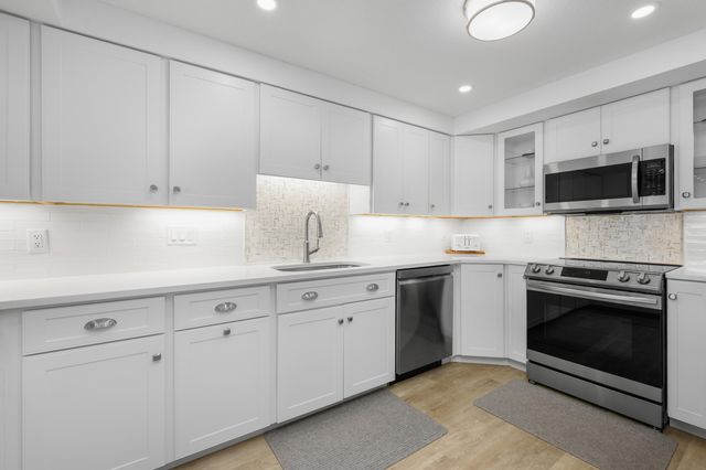 1 Belmont Road APT 132, West Harwich, MA 02671