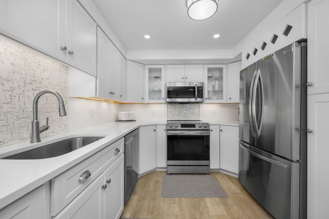 1 Belmont Road APT 132, West Harwich, MA 02671