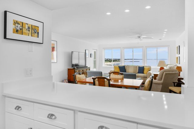 1 Belmont Road APT 132, West Harwich, MA 02671