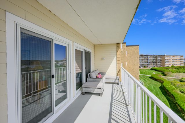 1 Belmont Road APT 132, West Harwich, MA 02671