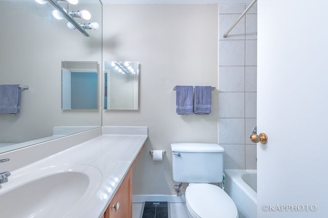 211 E Ohio Street 724, Chicago, IL 60611