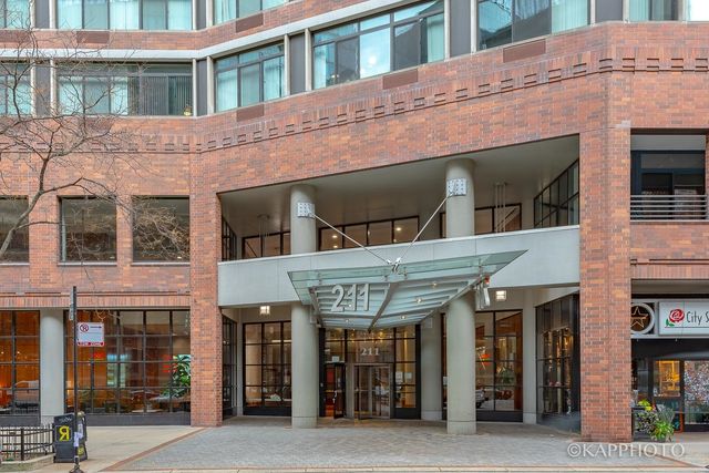 211 E Ohio Street 724, Chicago, IL 60611