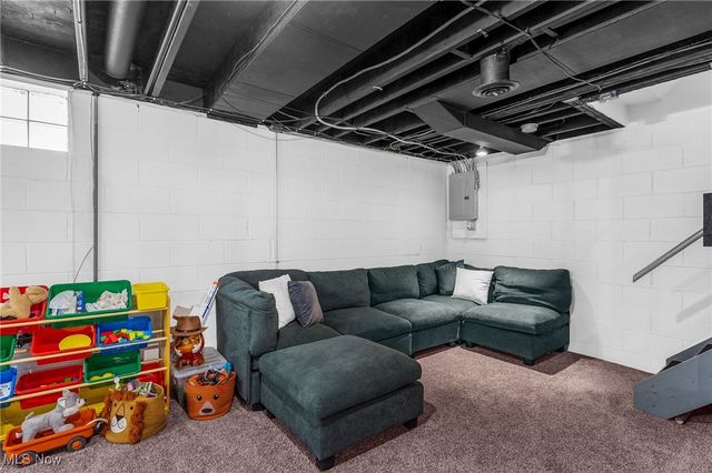 1785 Dodge Drive NW, Warren, OH 44485