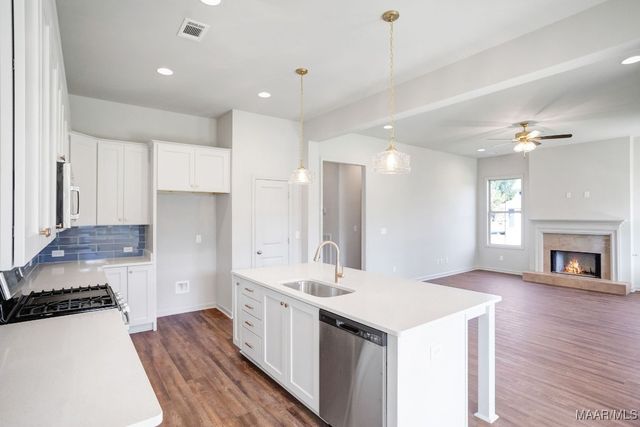 646 Cotton Terrace Loop, Deatsville, AL 36022