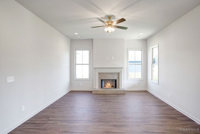 646 Cotton Terrace Loop, Deatsville, AL 36022