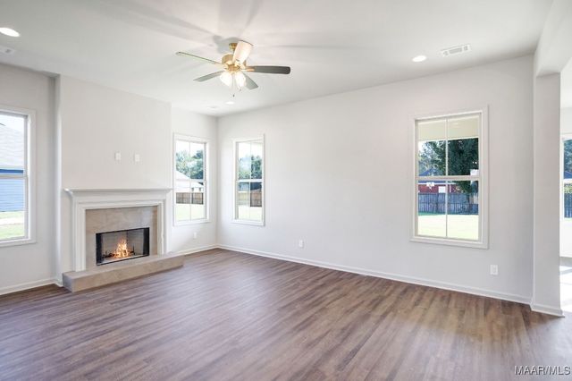 646 Cotton Terrace Loop, Deatsville, AL 36022