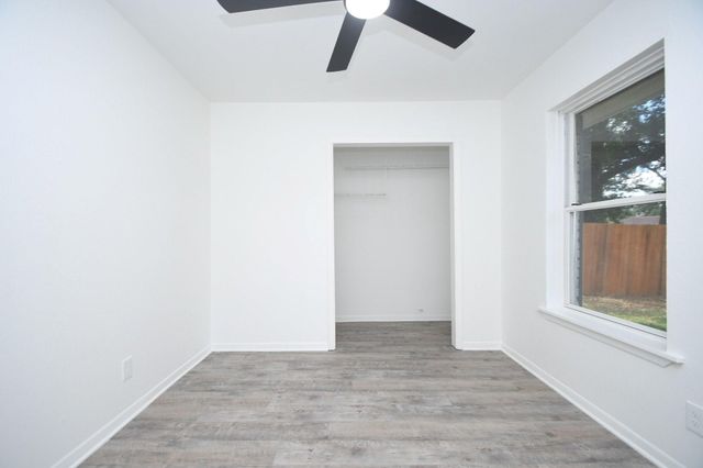 4711 Illinois Street, Dickinson, TX 77539