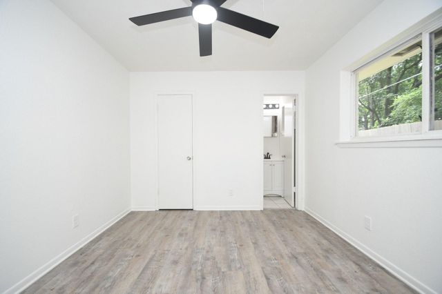 4711 Illinois Street, Dickinson, TX 77539