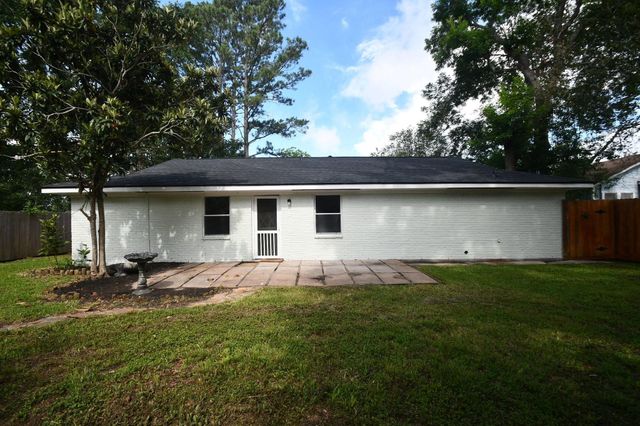 4711 Illinois Street, Dickinson, TX 77539