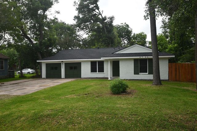 4711 Illinois Street, Dickinson, TX 77539
