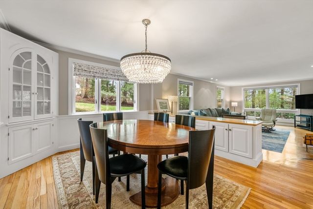 11 Sterling Rd, Wellesley, MA 02482