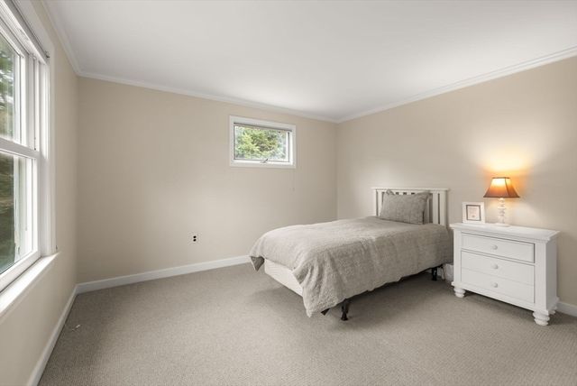 11 Sterling Rd, Wellesley, MA 02482