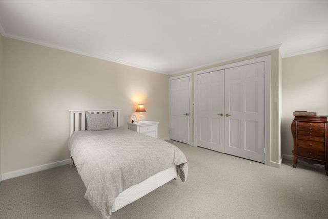 11 Sterling Rd, Wellesley, MA 02482