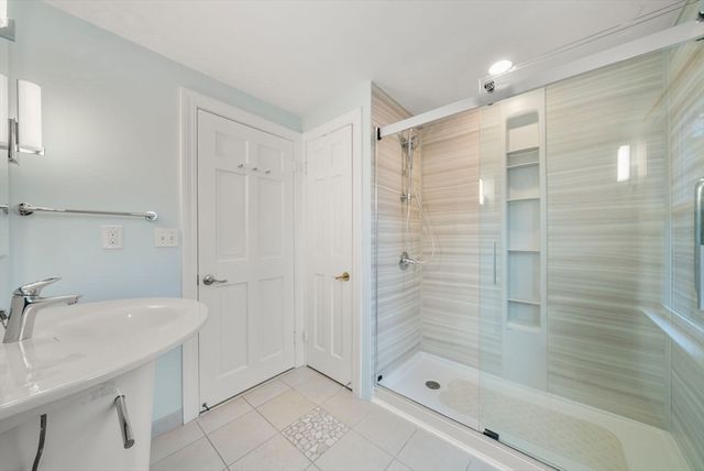 11 Sterling Rd, Wellesley, MA 02482