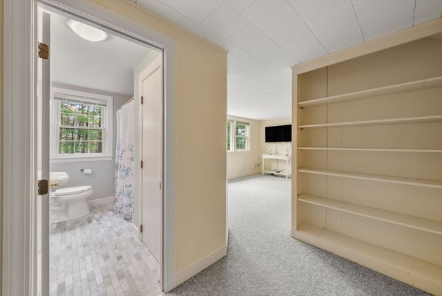 11 Sterling Rd, Wellesley, MA 02482
