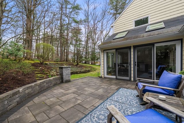 11 Sterling Rd, Wellesley, MA 02482