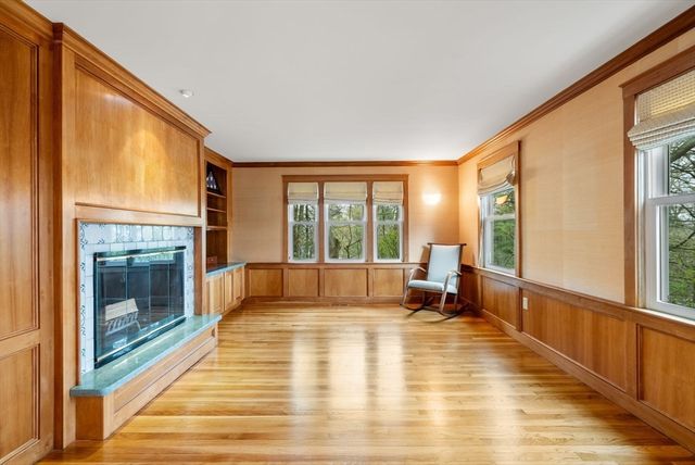 11 Sterling Rd, Wellesley, MA 02482