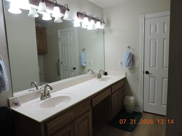 2204 SW 54th St, Lawton, OK 73505