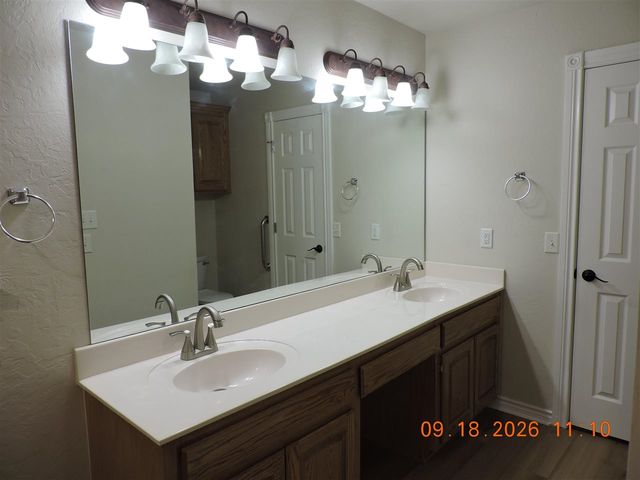 2204 SW 54th St, Lawton, OK 73505