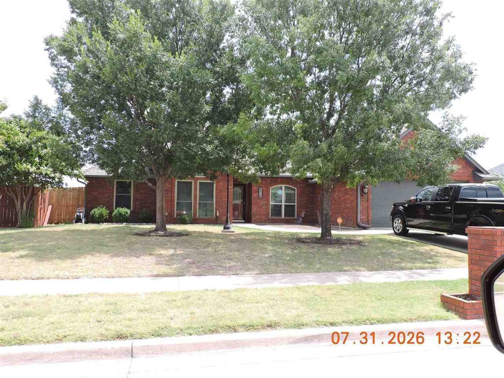 2204 SW 54th St, Lawton, OK 73505