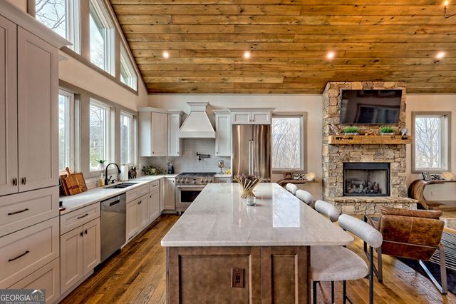 804 Settlers Ridge Road, Ellijay, GA 30540