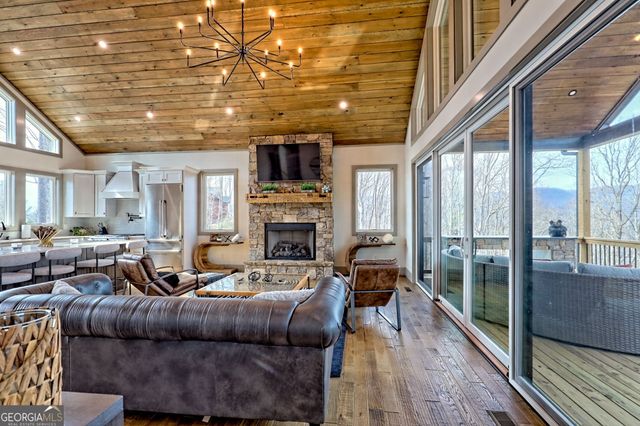 804 Settlers Ridge Road, Ellijay, GA 30540
