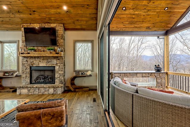 804 Settlers Ridge Road, Ellijay, GA 30540