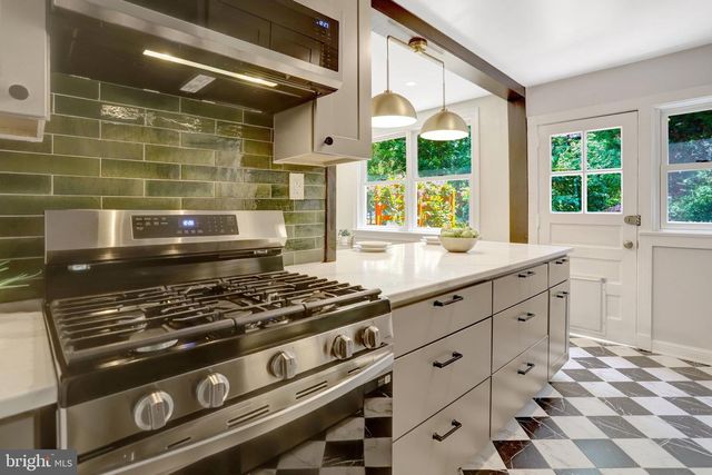 826 S ROYAL ST, Alexandria, VA 22314