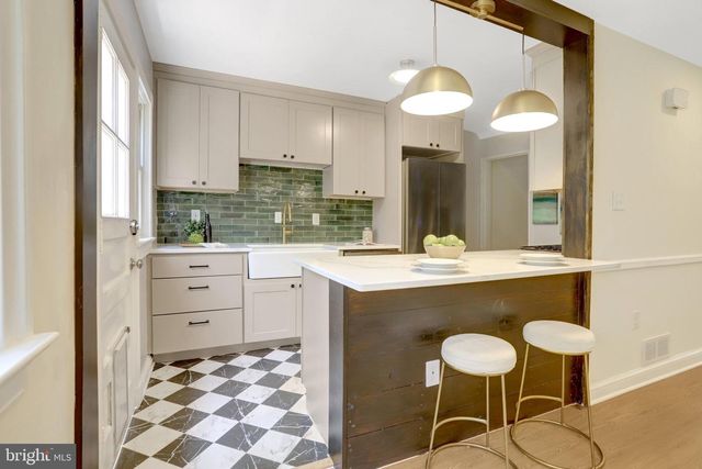 826 S ROYAL ST, Alexandria, VA 22314