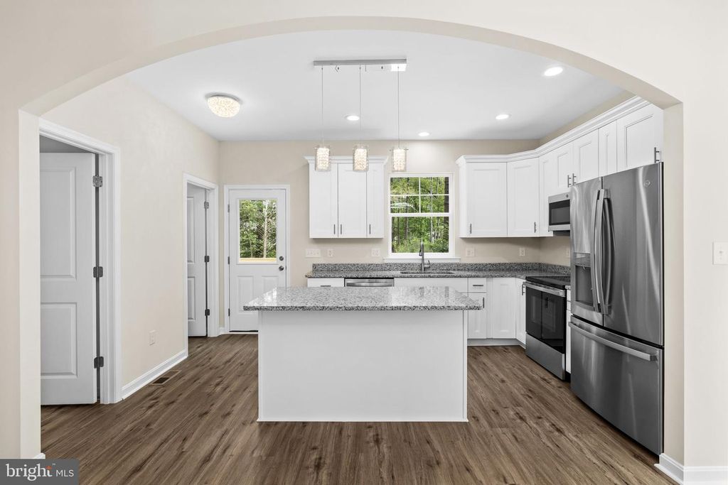113 LAUREL LN, Colonial Beach, VA 22443