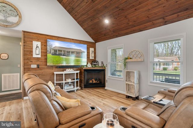 37 PENDLETON RD, Fredericksburg, VA 22405