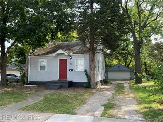 70 E Rutgers Avenue, Pontiac, MI 48340