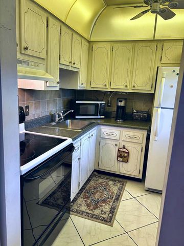 2131 NE 1st Court NE 204, Boynton Beach, FL 33435