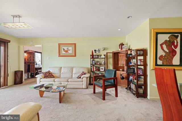7420 LAKEVIEW DR #W210, Bethesda, MD 20817