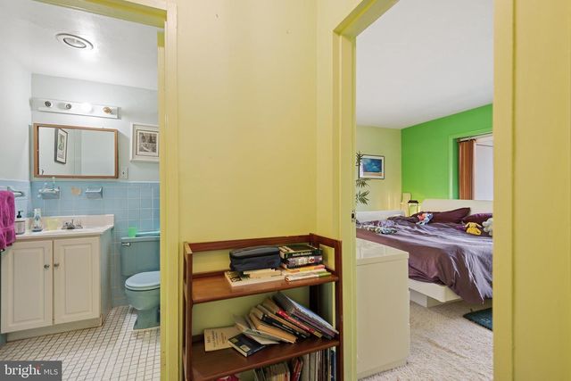 7420 LAKEVIEW DR #W210, Bethesda, MD 20817