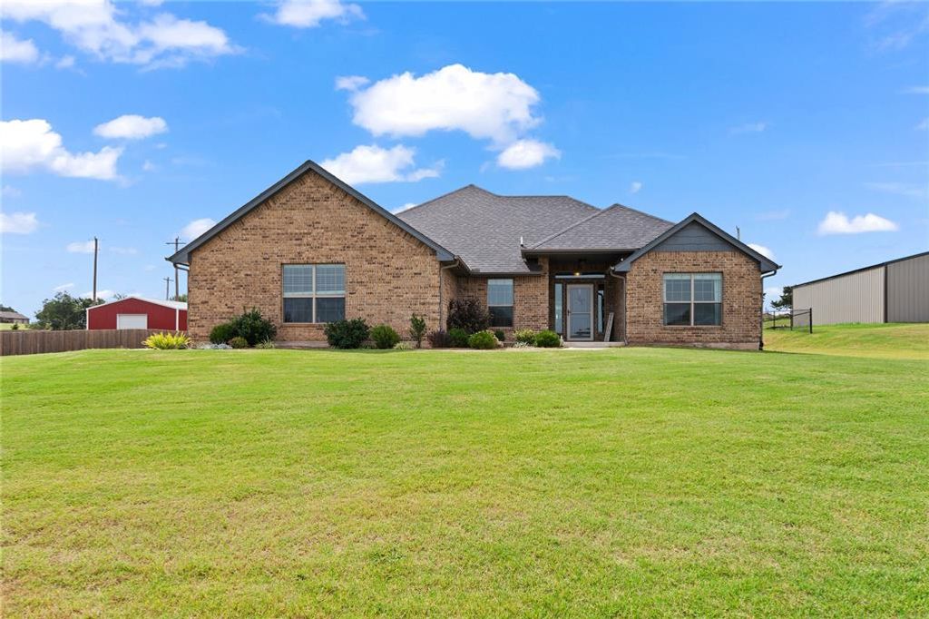 5765 Dogwood Drive, Guthrie, OK 73044