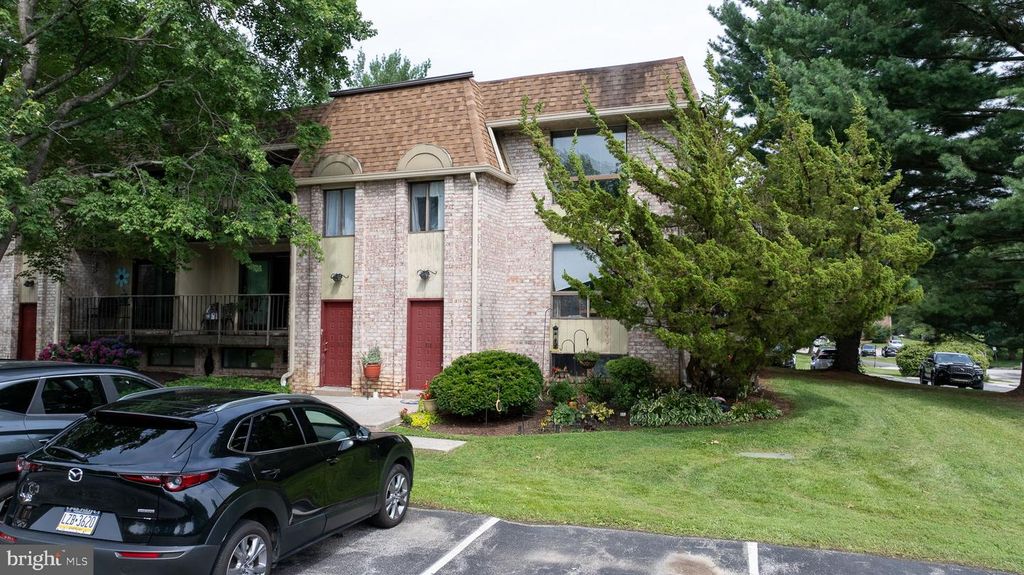 318-B SAYBROOK LN #10-B, Wallingford, PA 19086