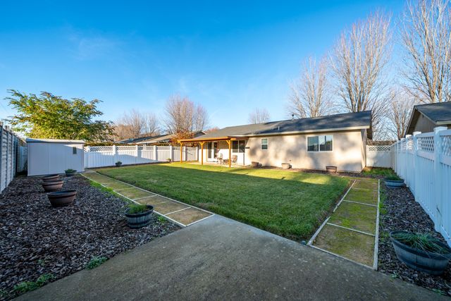 3712 Vinewood Drive, Anderson, CA 96007