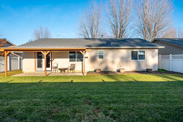 3712 Vinewood Drive, Anderson, CA 96007