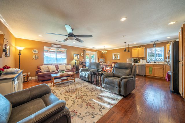 3712 Vinewood Drive, Anderson, CA 96007