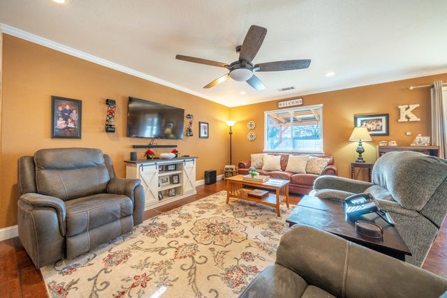 3712 Vinewood Drive, Anderson, CA 96007