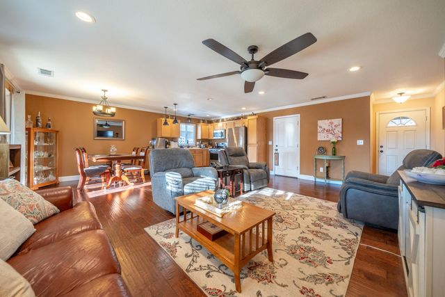 3712 Vinewood Drive, Anderson, CA 96007