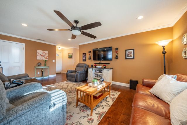 3712 Vinewood Drive, Anderson, CA 96007