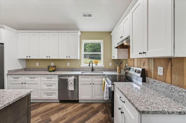 776 Norris Hollow Rd, Vanleer, TN 37181