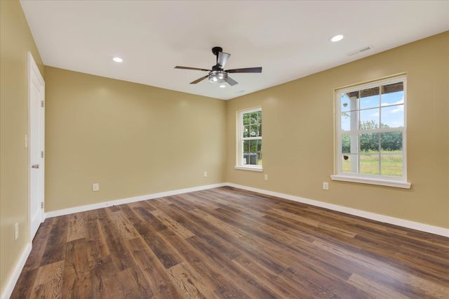 776 Norris Hollow Rd, Vanleer, TN 37181