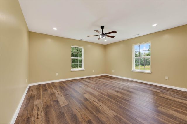 776 Norris Hollow Rd, Vanleer, TN 37181