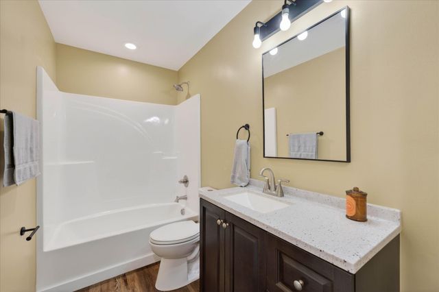 776 Norris Hollow Rd, Vanleer, TN 37181